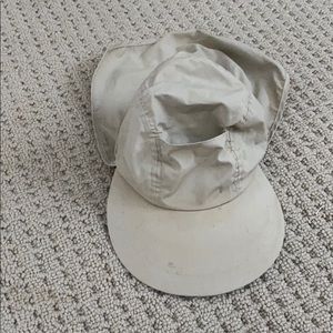 Beige ball hat with neck protector for the sun